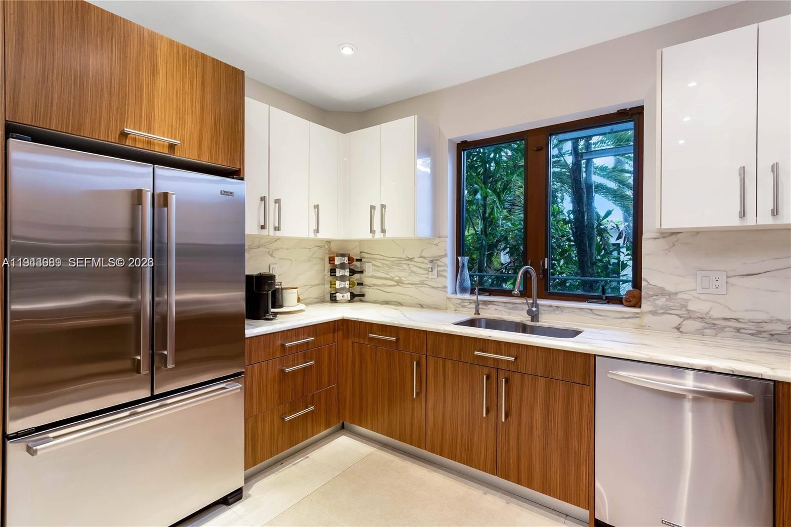 5911 Alton Rd Miami Beach, FL 33140