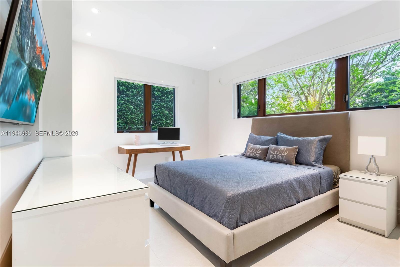 5911 Alton Rd Miami Beach, FL 33140