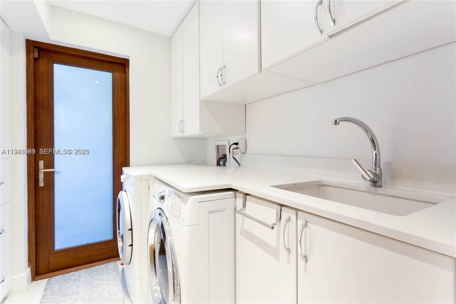 5911 Alton Rd Miami Beach, FL 33140