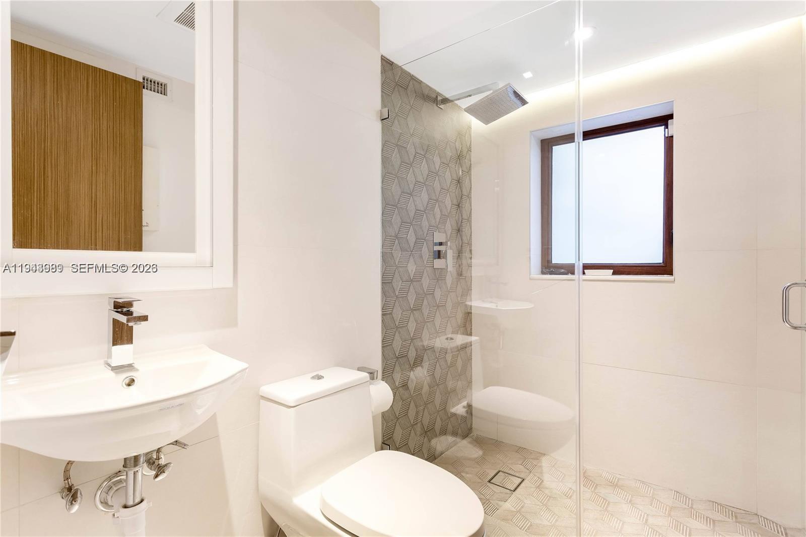 5911 Alton Rd Miami Beach, FL 33140