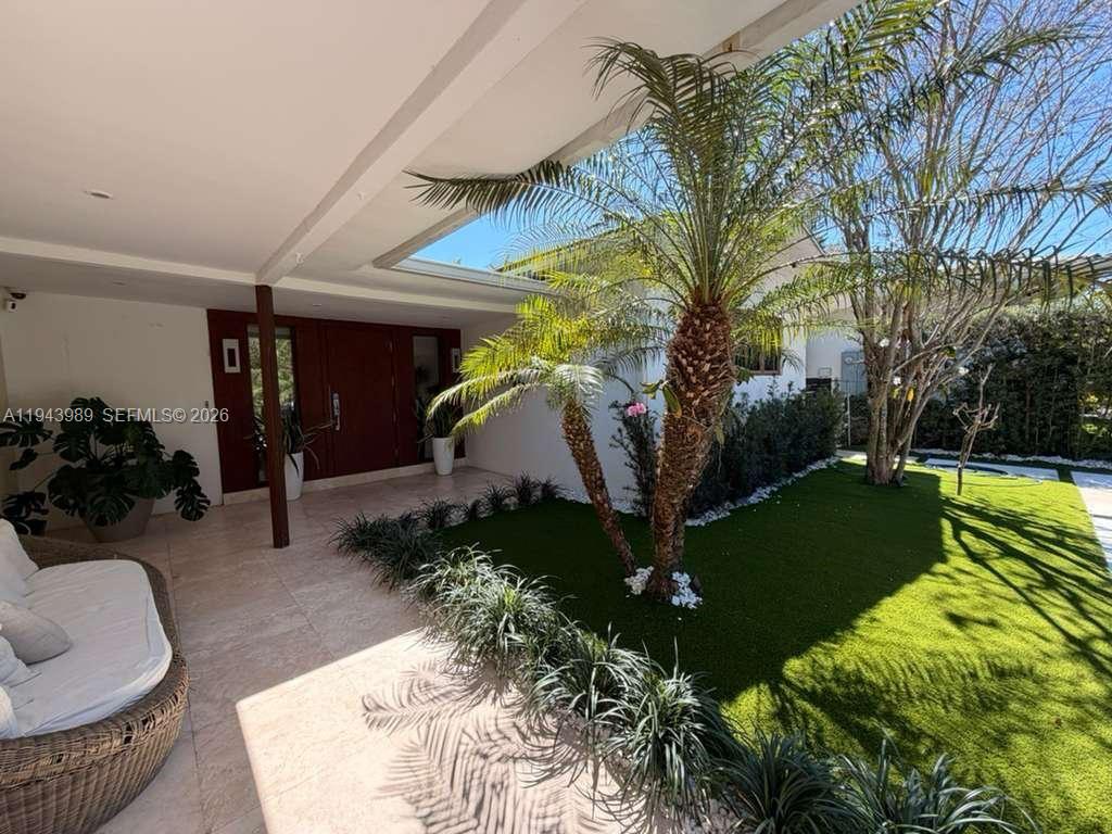 5911 Alton Rd Miami Beach, FL 33140