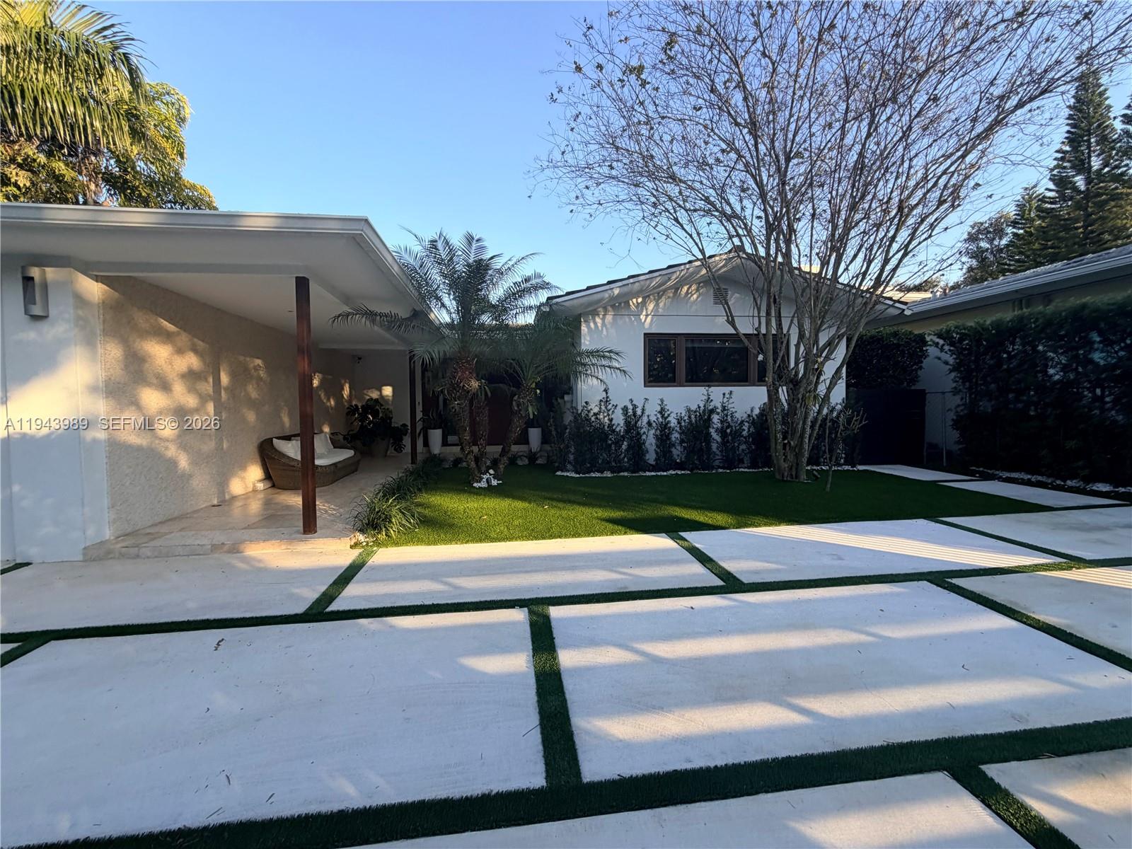 5911 Alton Rd Miami Beach, FL 33140