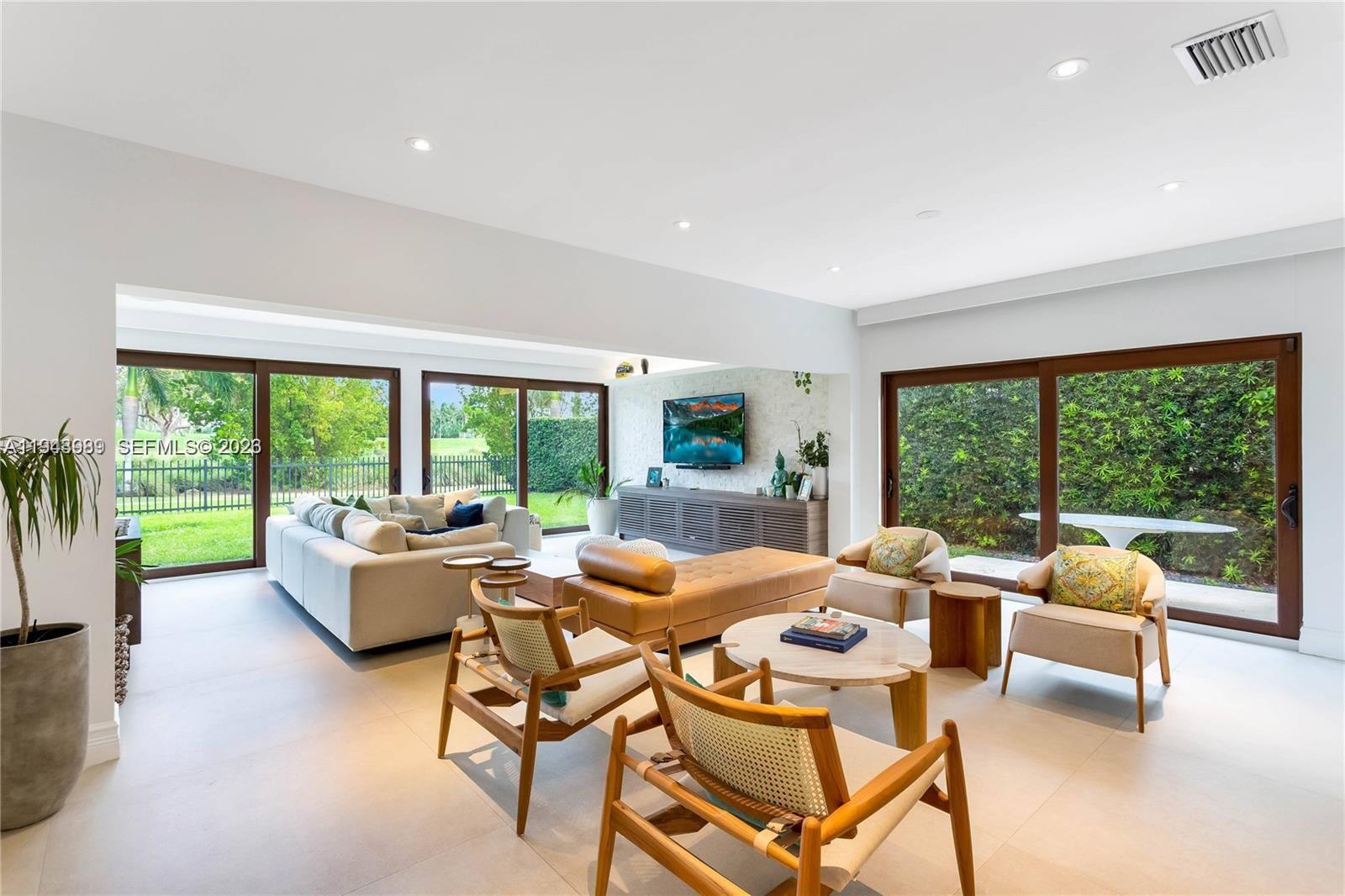 5911 Alton Rd Miami Beach, FL 33140