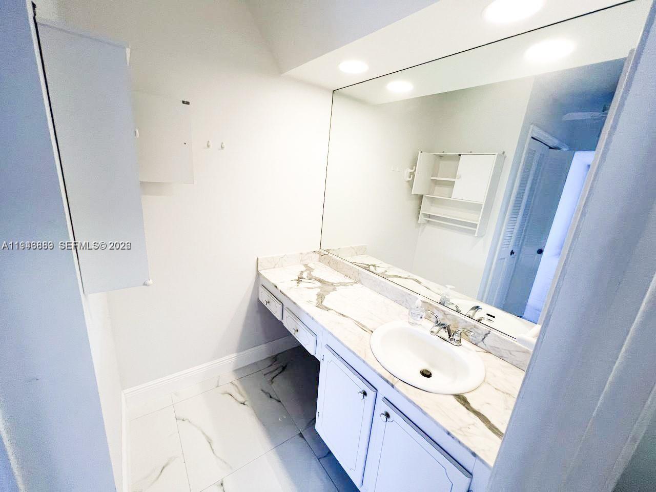 6395 Bay Clb Dr #4 Fort Lauderdale, FL 33308