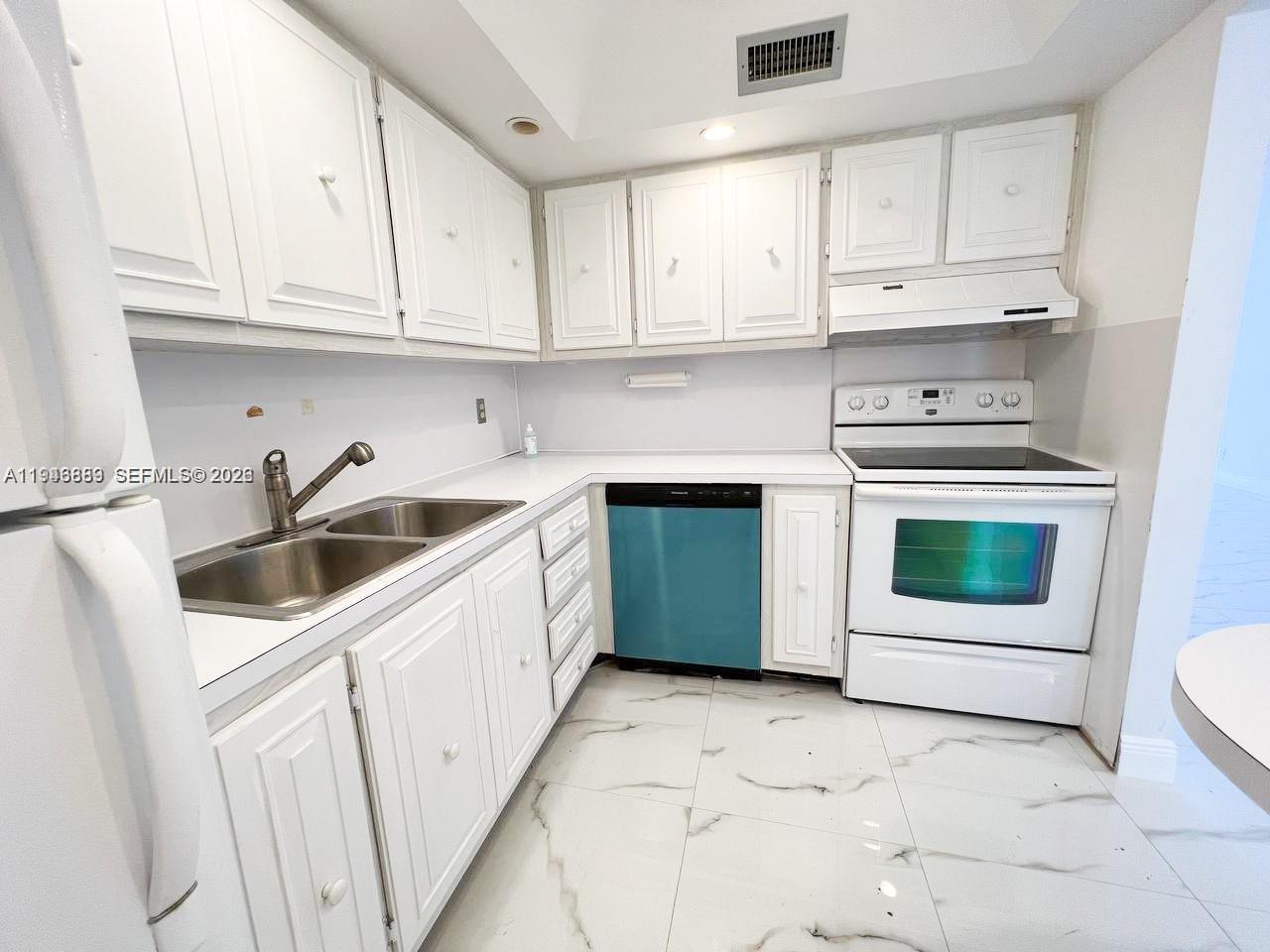 6395 Bay Clb Dr #4 Fort Lauderdale, FL 33308