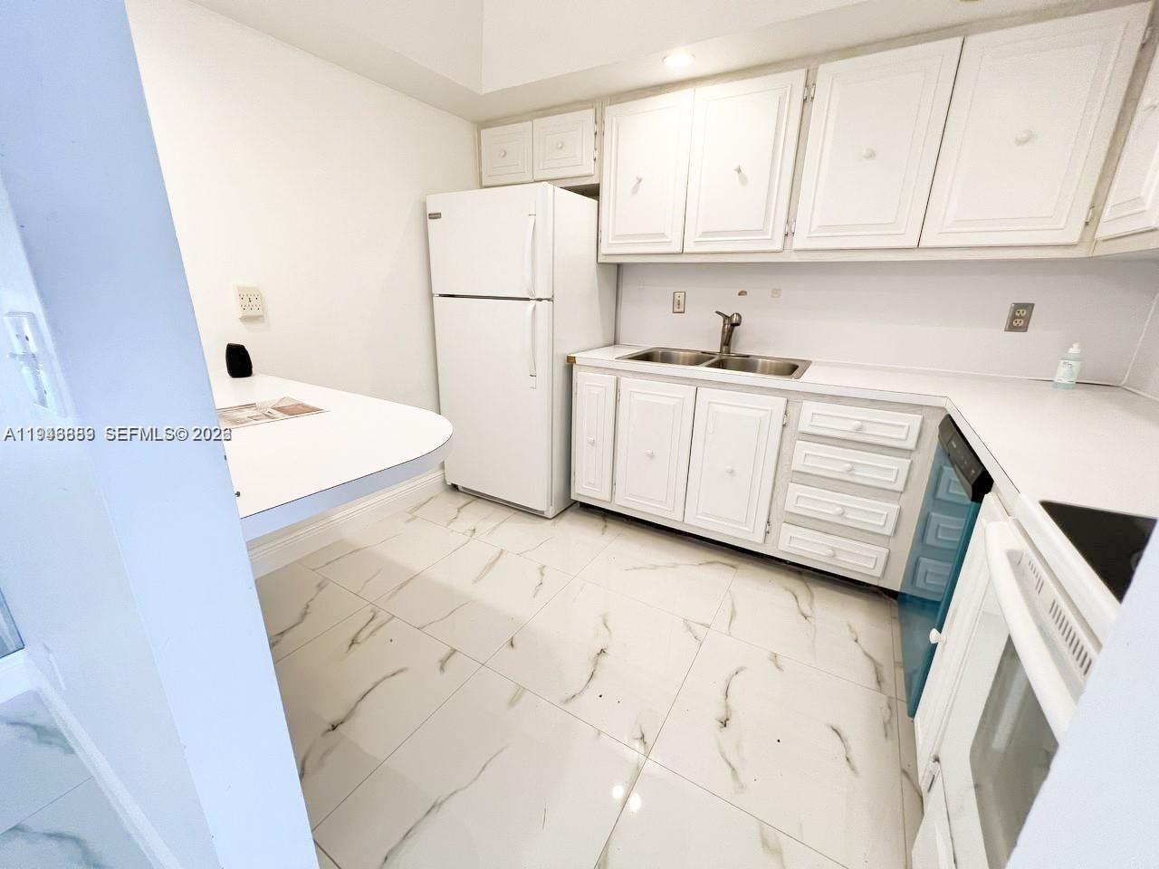 6395 Bay Clb Dr #4 Fort Lauderdale, FL 33308