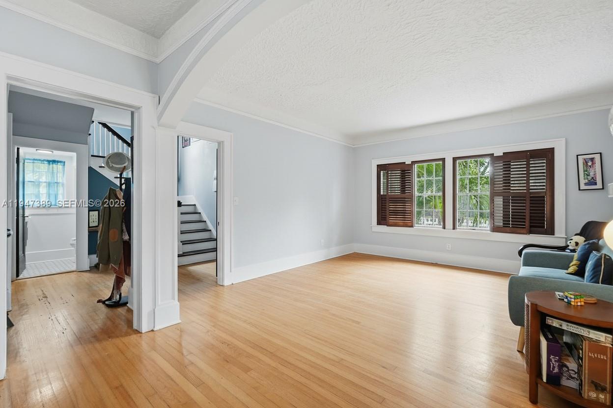 2533 SW 5th St Miami, FL 33135