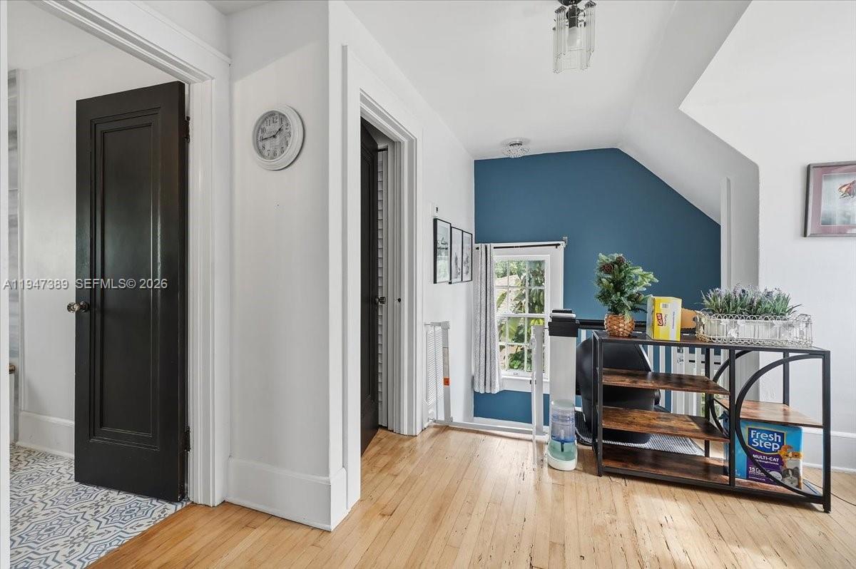 2533 SW 5th St Miami, FL 33135