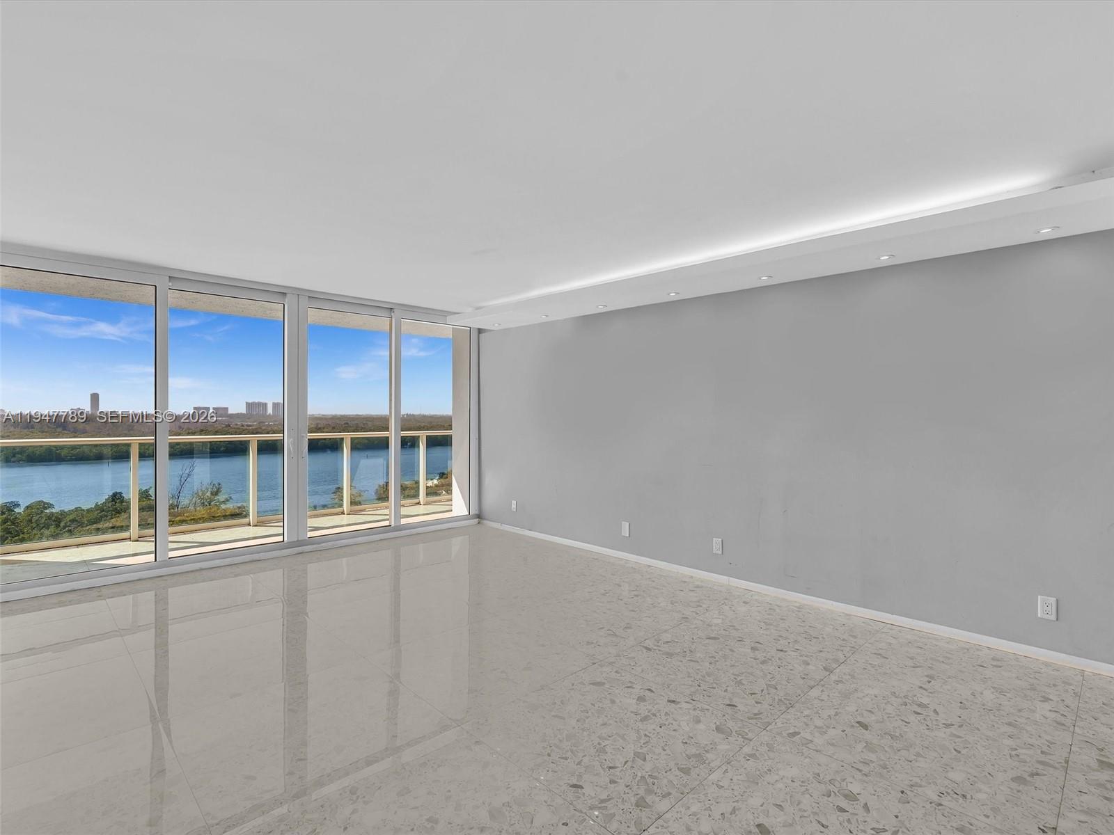 image Arlen House East13