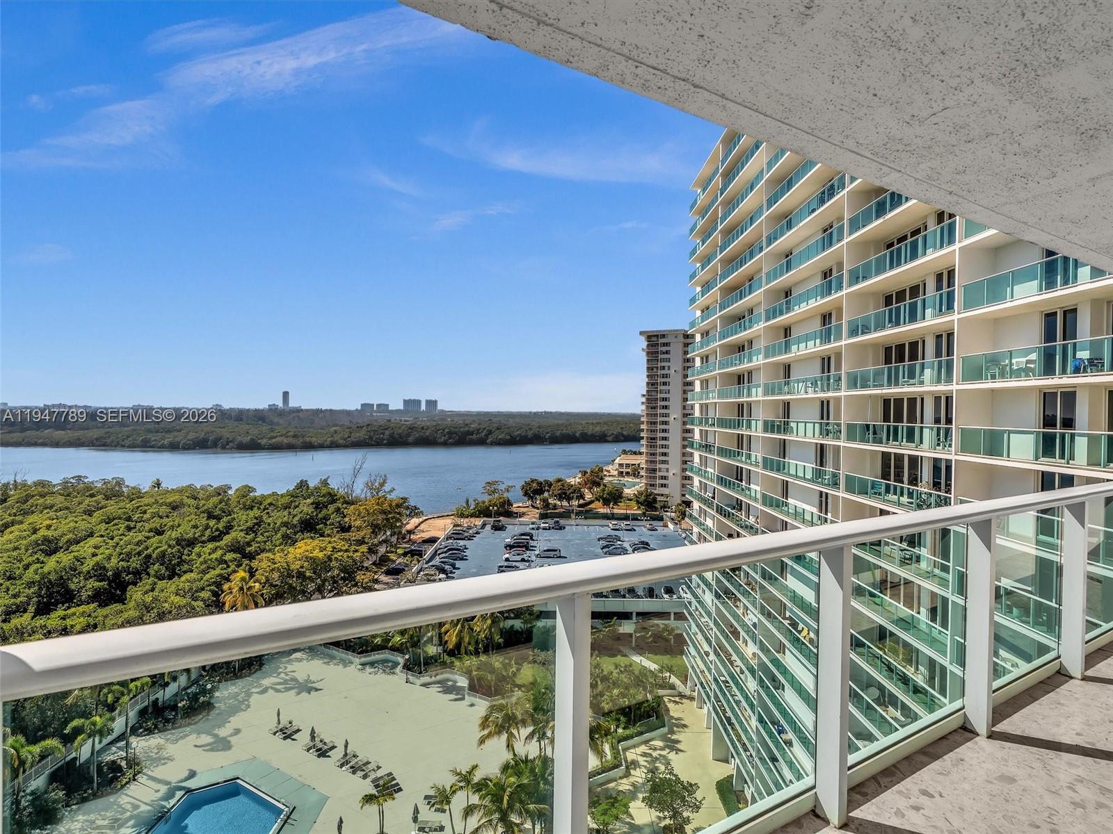 image Arlen House East15