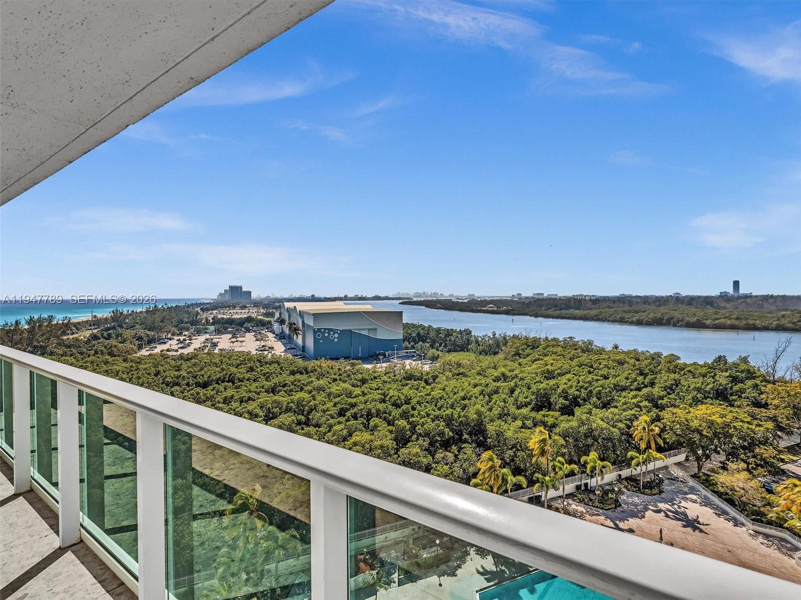 image Arlen House East16