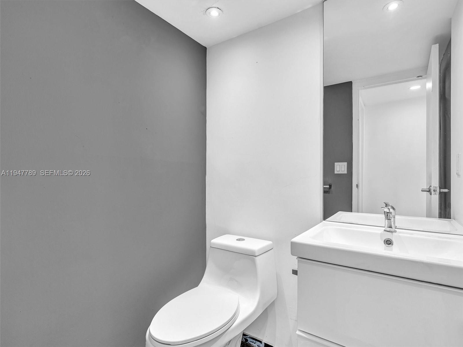 image Arlen House East20