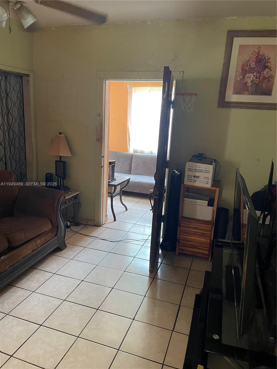 1120 NW 31st St Miami, FL 33127