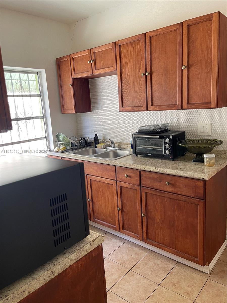 1120 NW 31st St Miami, FL 33127