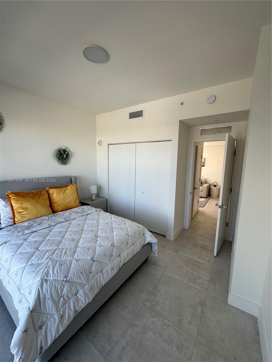 image Smart Brickell I12