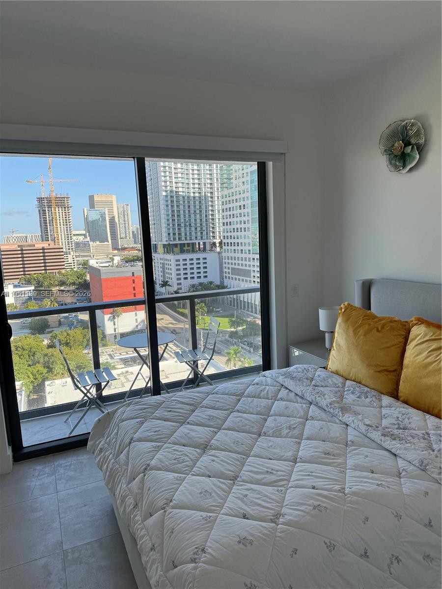 image Smart Brickell I13