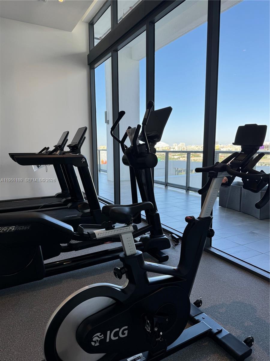 image Smart Brickell I16