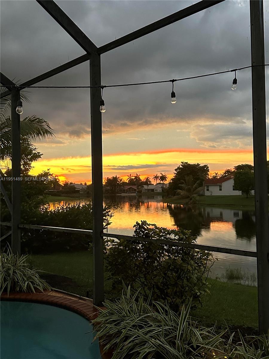 18715 NW 1st St Pembroke Pines, FL 33029