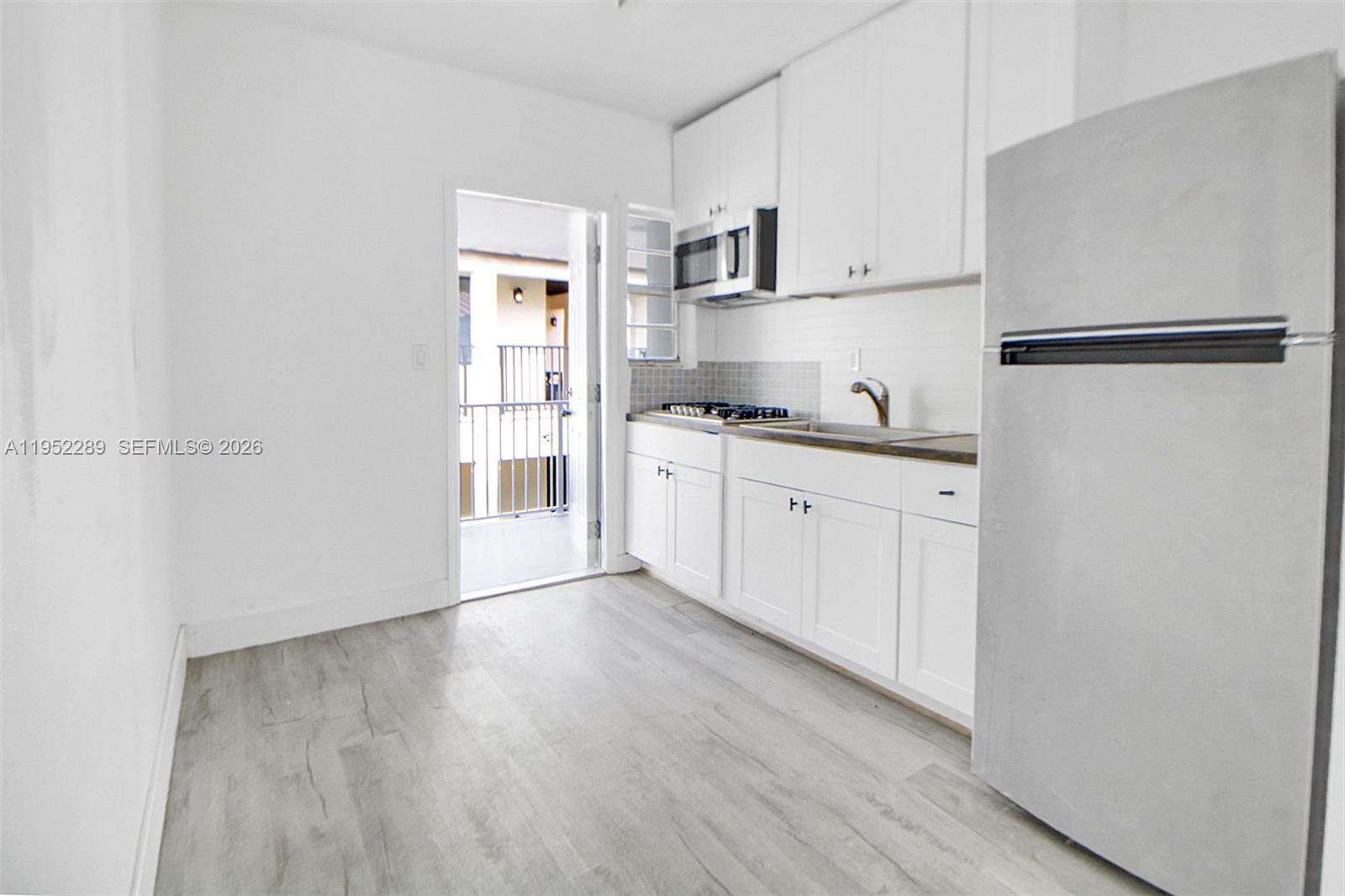 4201 Indian Crk Dr #8 Miami Beach, FL 33140