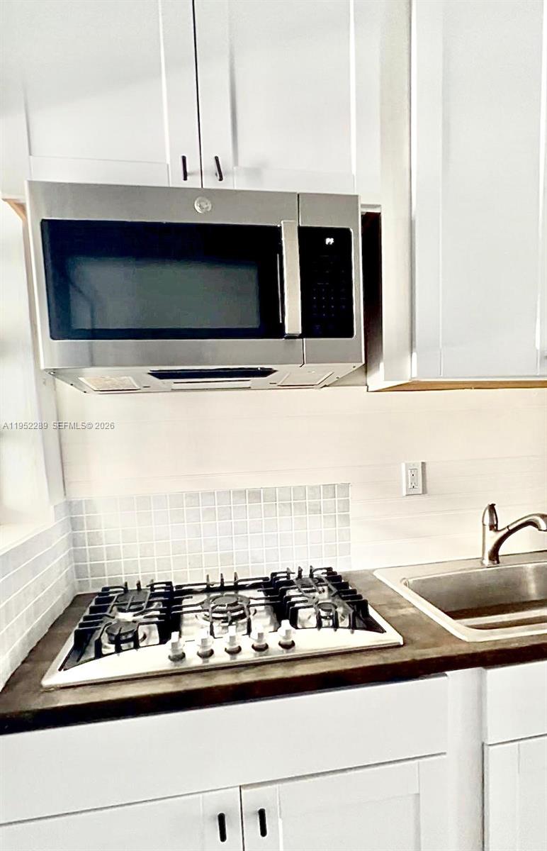 4201 Indian Crk Dr #8 Miami Beach, FL 33140