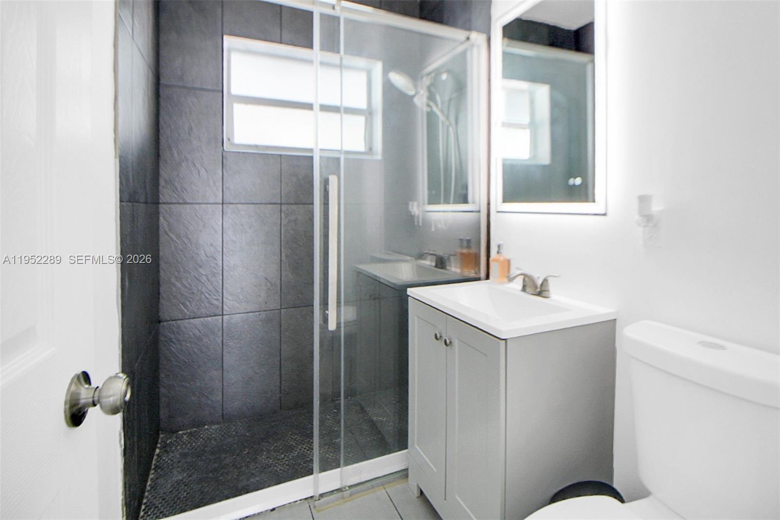 4201 Indian Crk Dr #8 Miami Beach, FL 33140