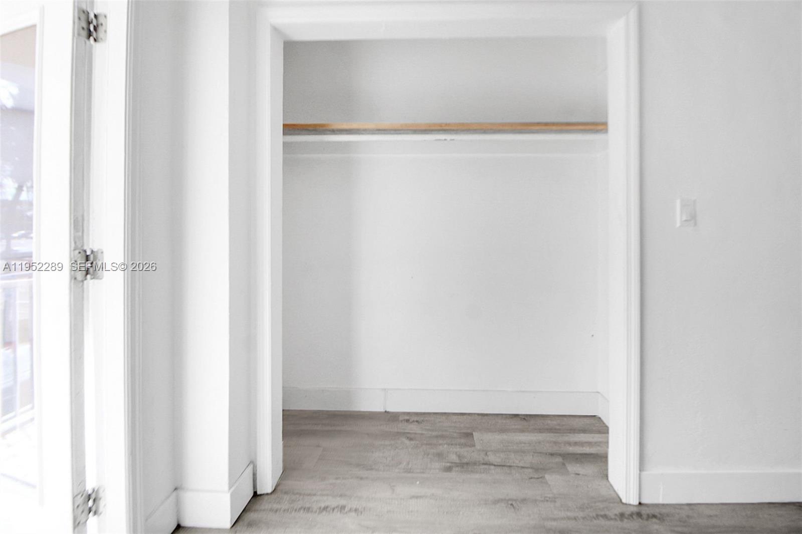 4201 Indian Crk Dr #8 Miami Beach, FL 33140