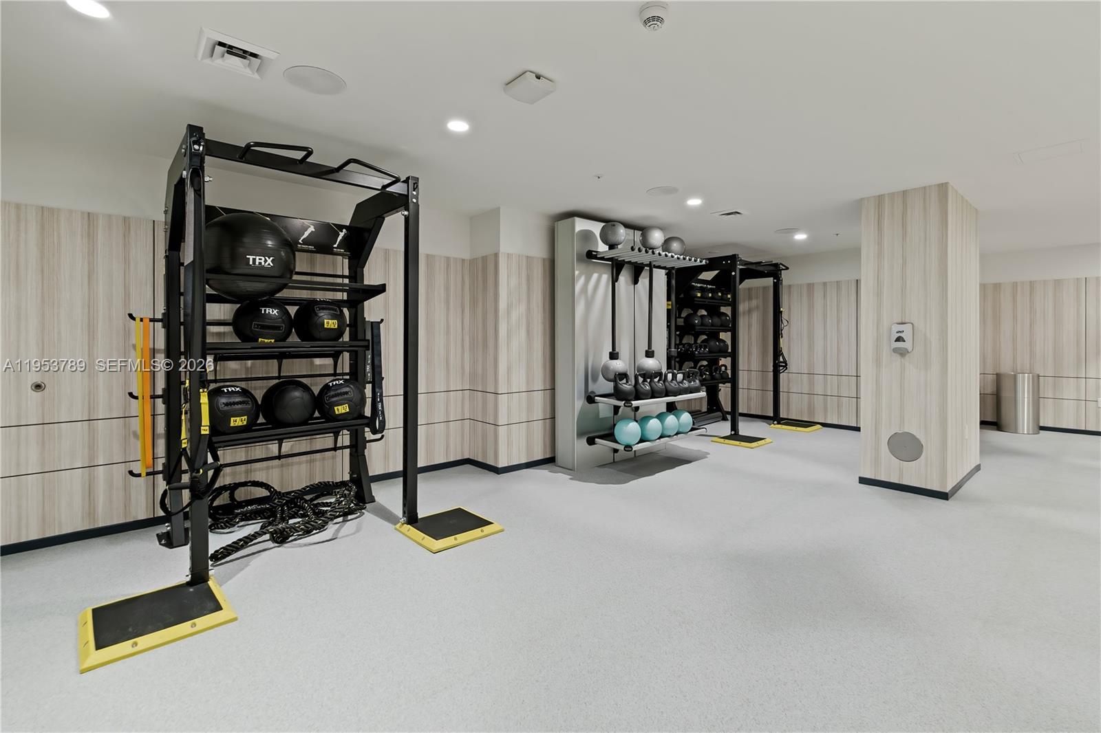 101 Diplomat Pkwy #1703 Hallandale Beach, FL 33009