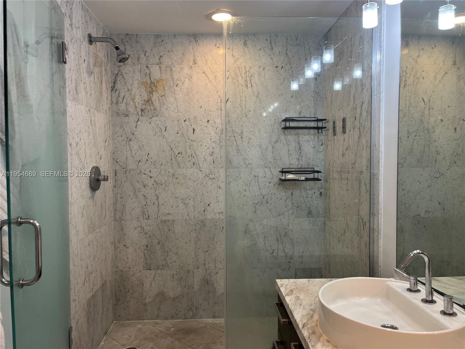 image Vizcayne South14