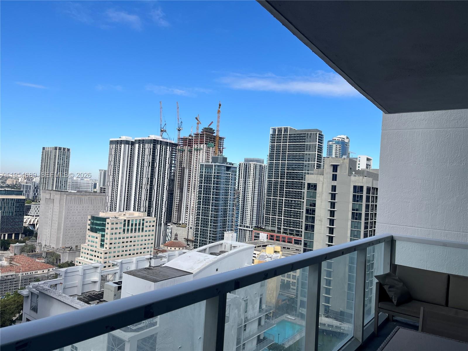 image Vizcayne South6