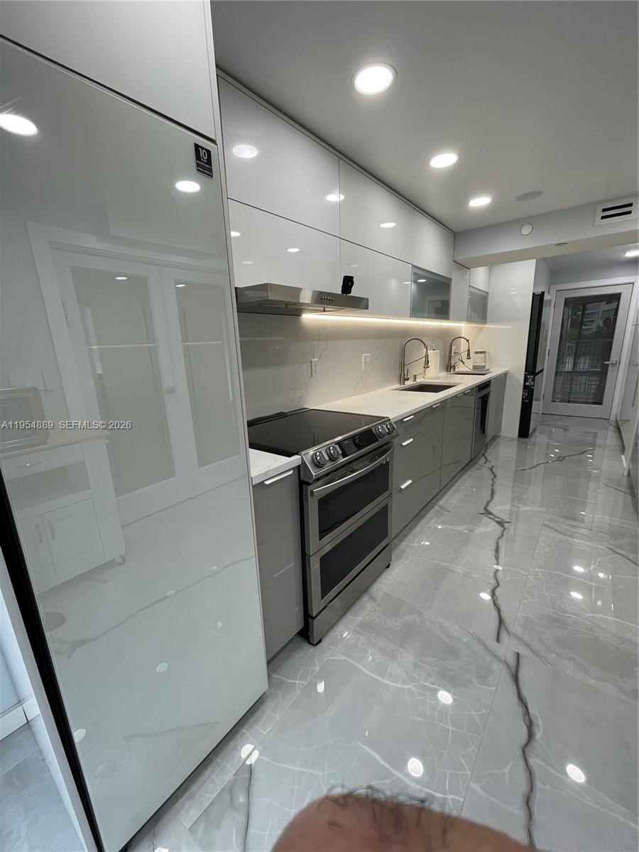 image Winston Towers 60010