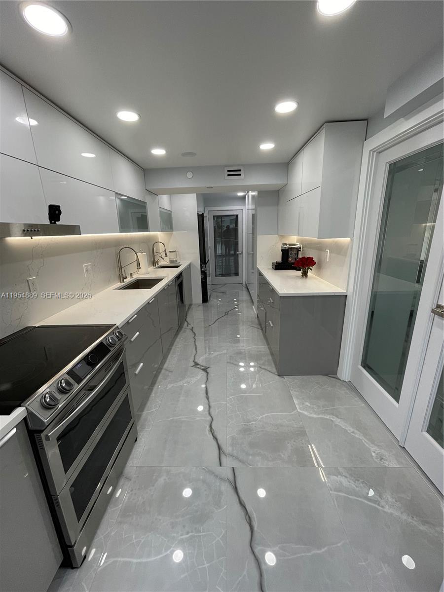 image Winston Towers 60011