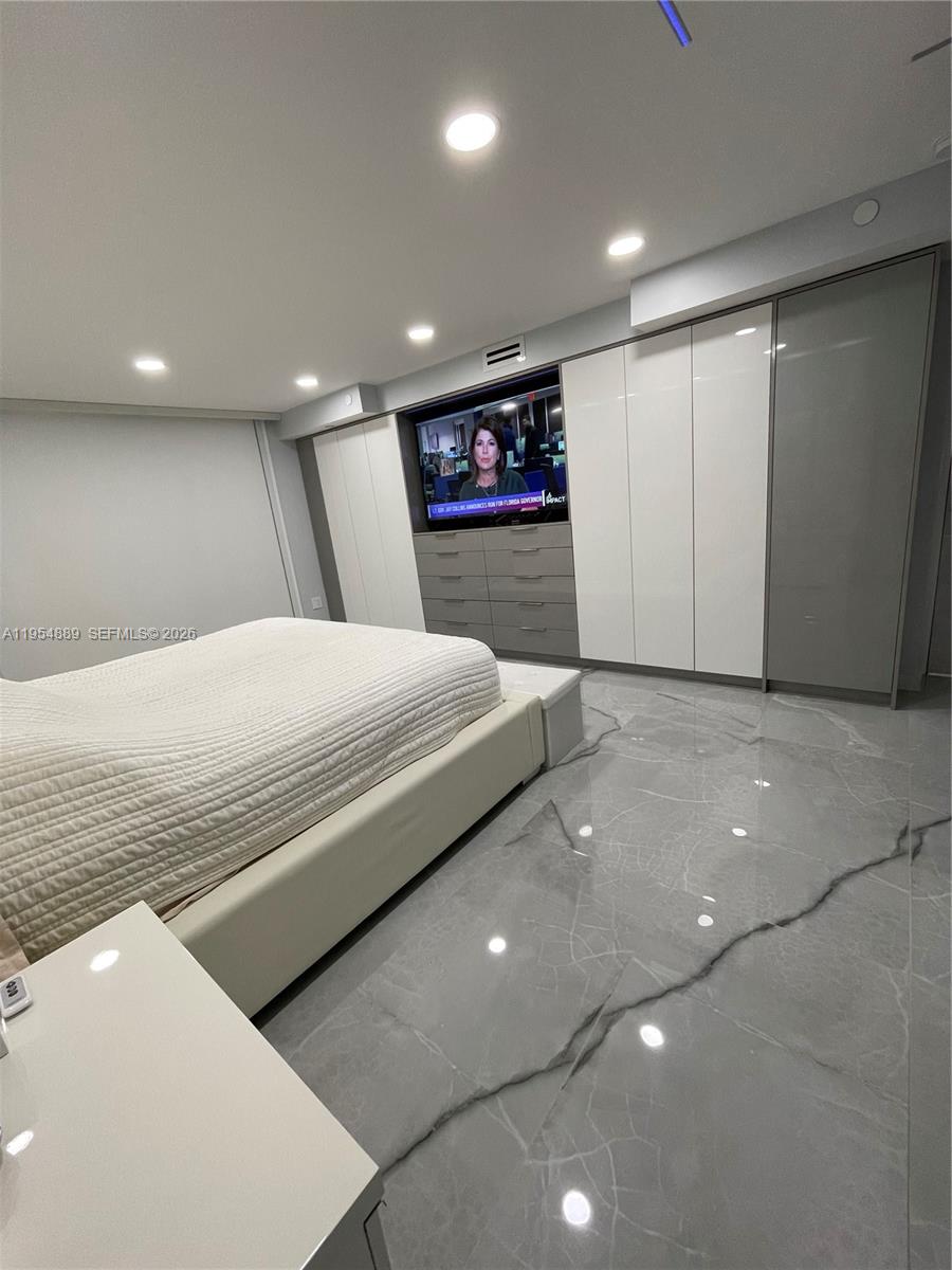 image Winston Towers 60013