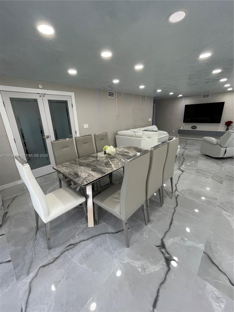 image Winston Towers 6005