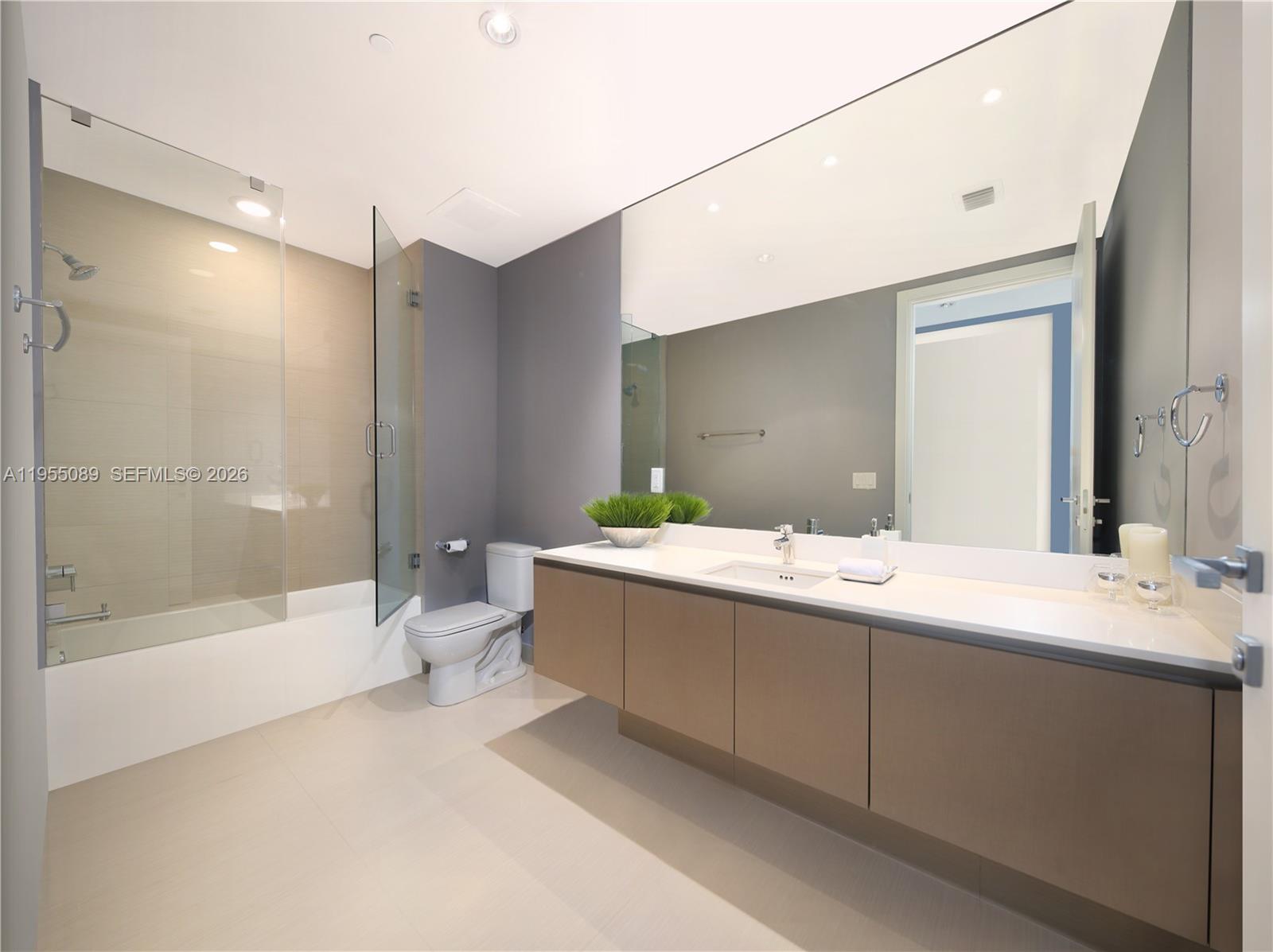 3300 NE 188th St #315 Aventura, FL 33180