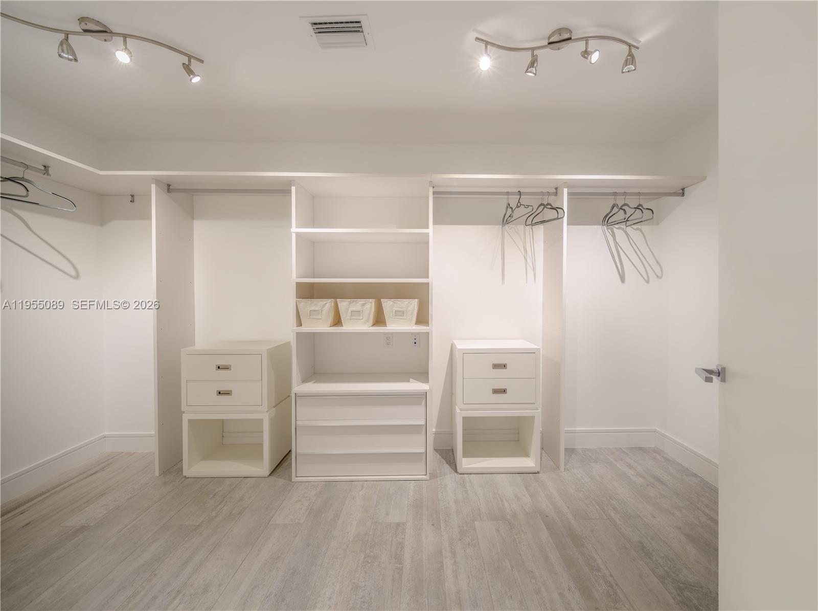 3300 NE 188th St #315 Aventura, FL 33180