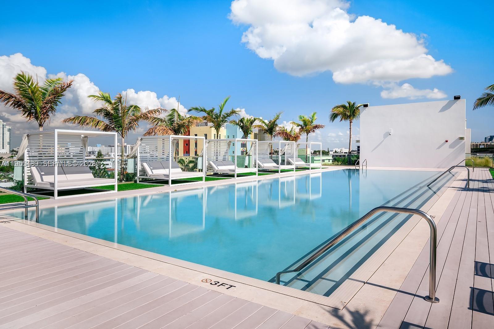 image Three Hundred Collins16