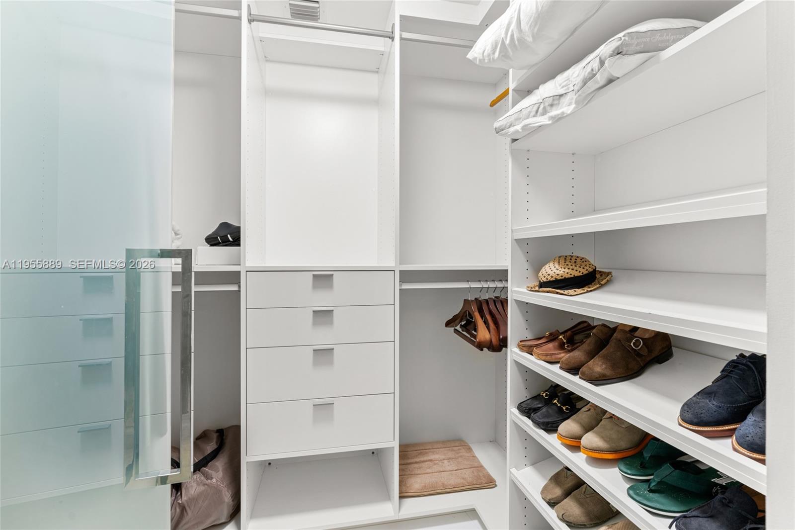 image Trump Royale25