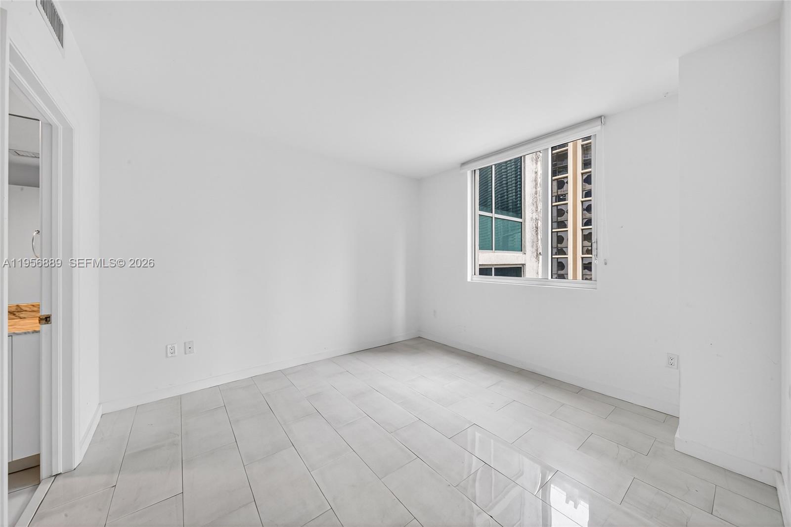 image 500 Brickell East18