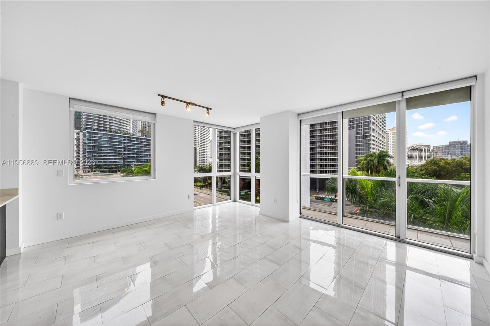 image 500 Brickell East3