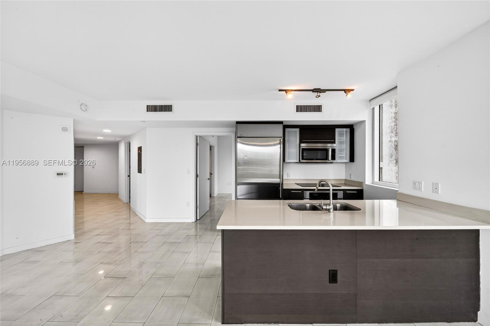 image 500 Brickell East7