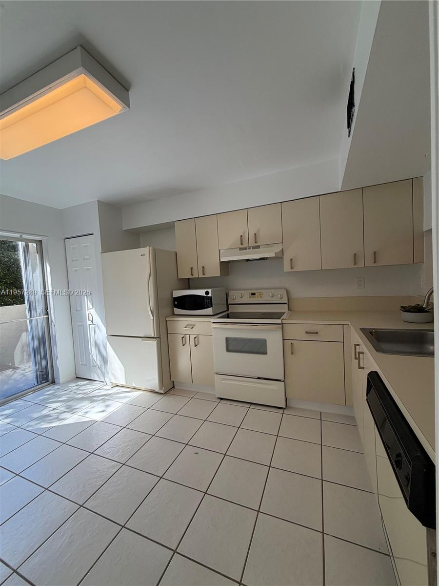 8260 SW 149th Ct #9-204 Miami, FL 33193