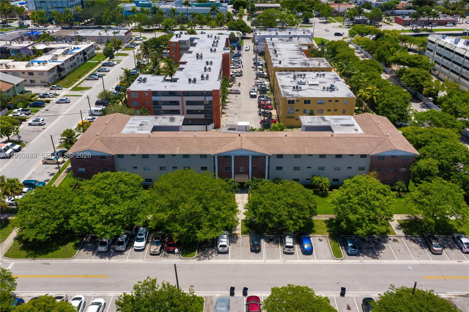 16851 NE 18th Ave #201 North Miami Beach, FL 33162