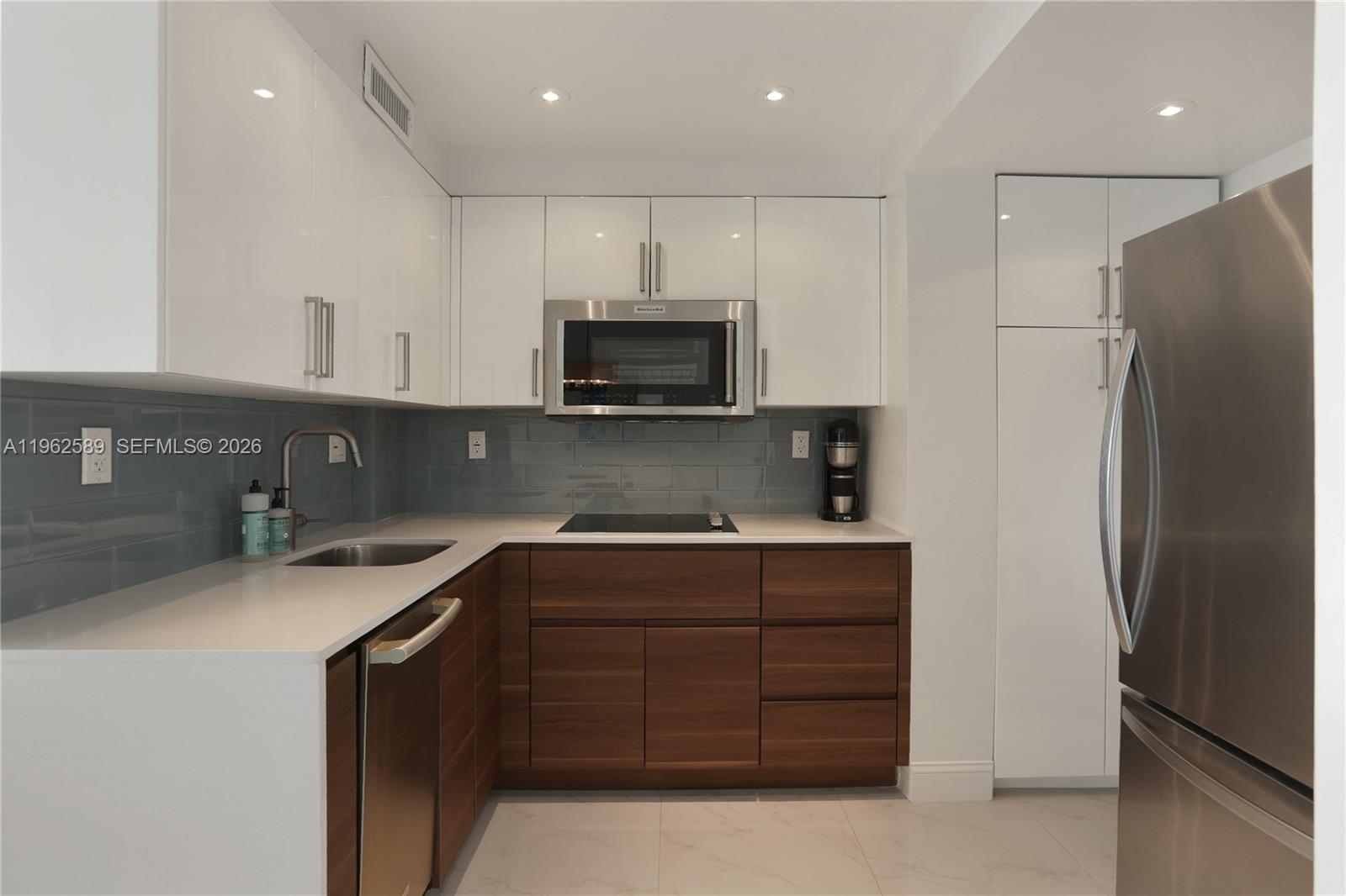 1345 Lincoln Rd #1003 Miami Beach, FL 33139