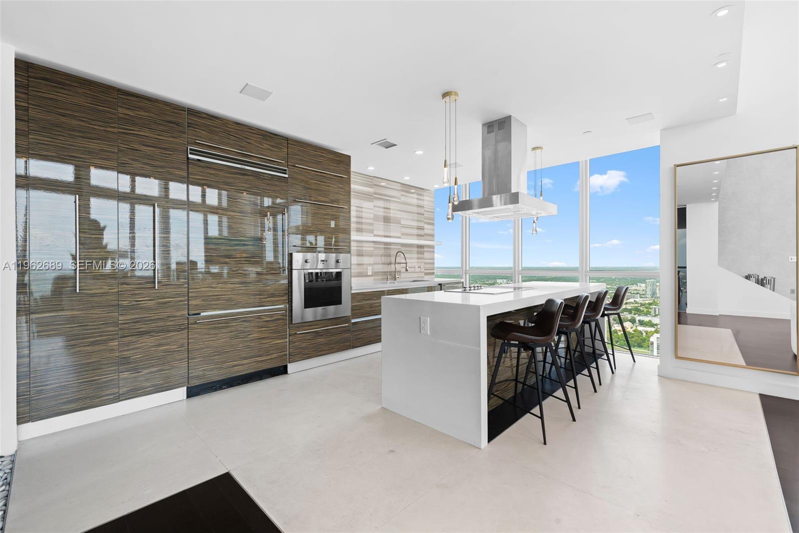 1100 Biscayne Blvd #5706 Miami, FL 33132