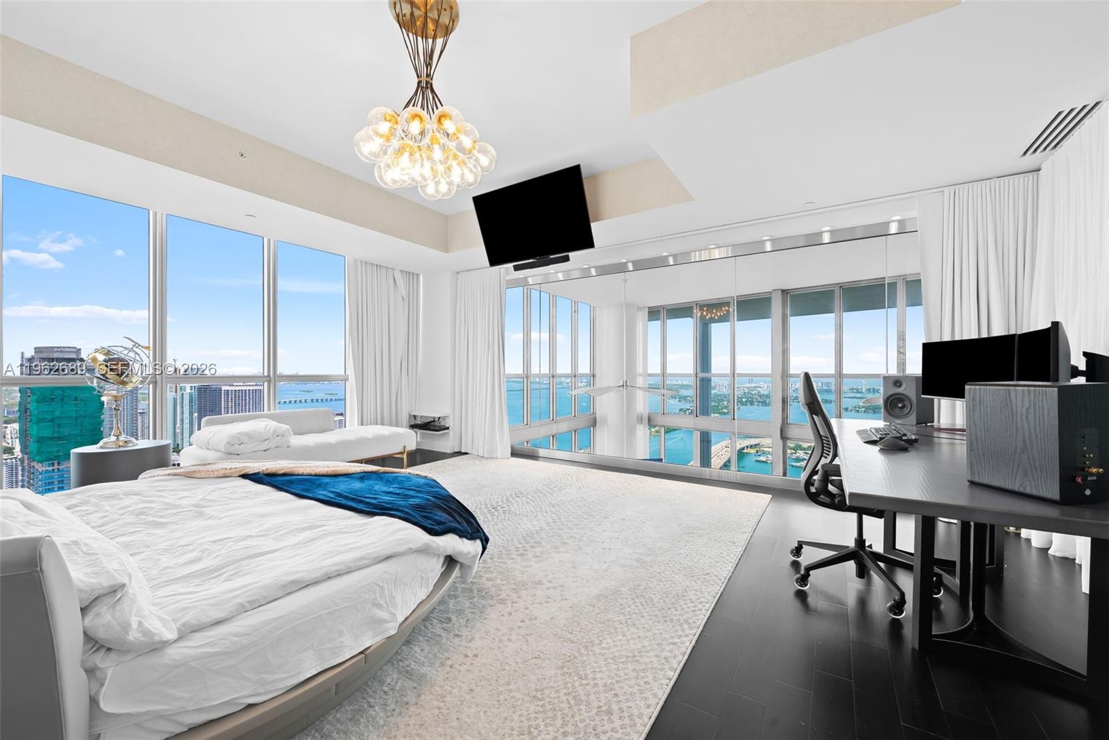 1100 Biscayne Blvd #5706 Miami, FL 33132