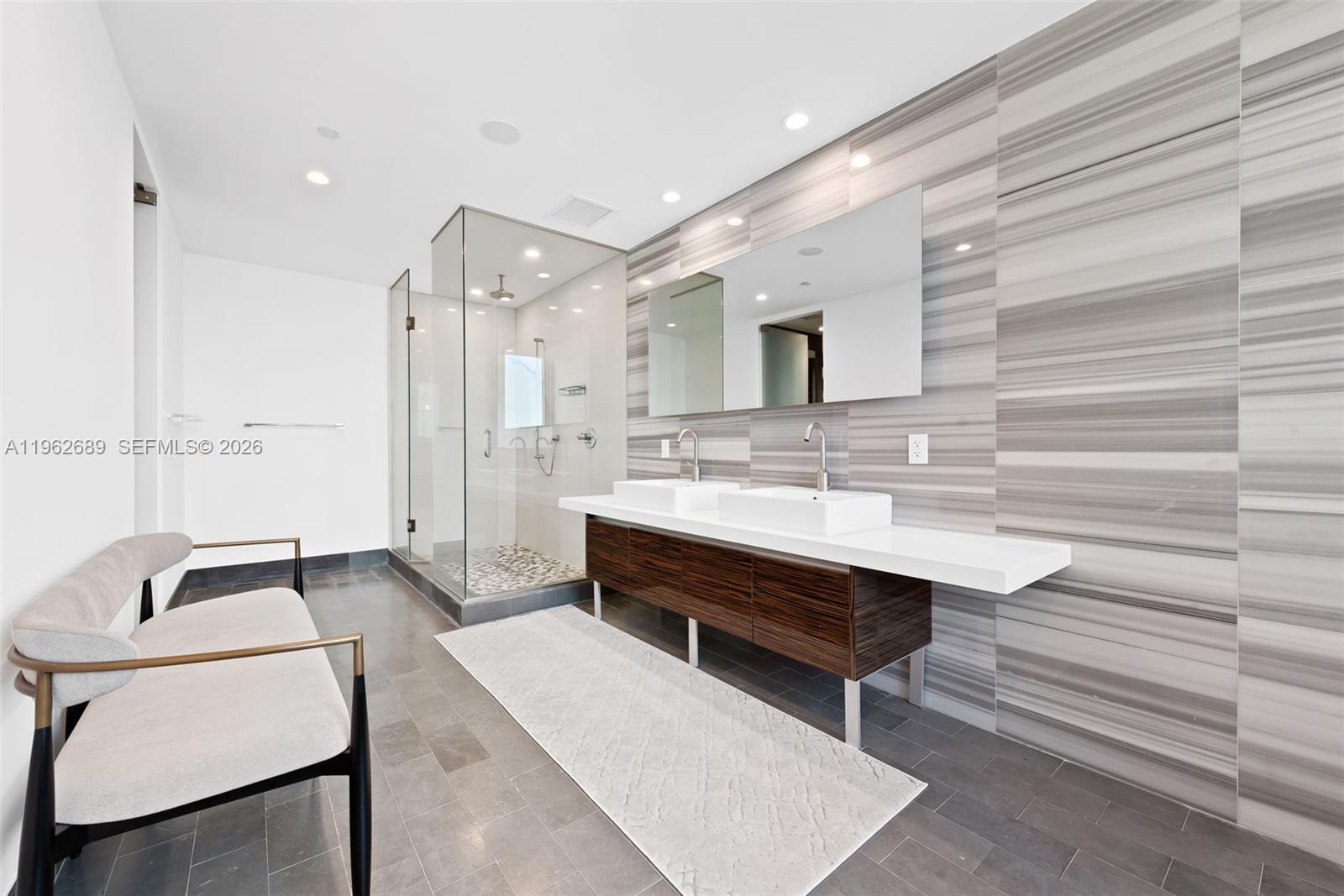 1100 Biscayne Blvd #5706 Miami, FL 33132