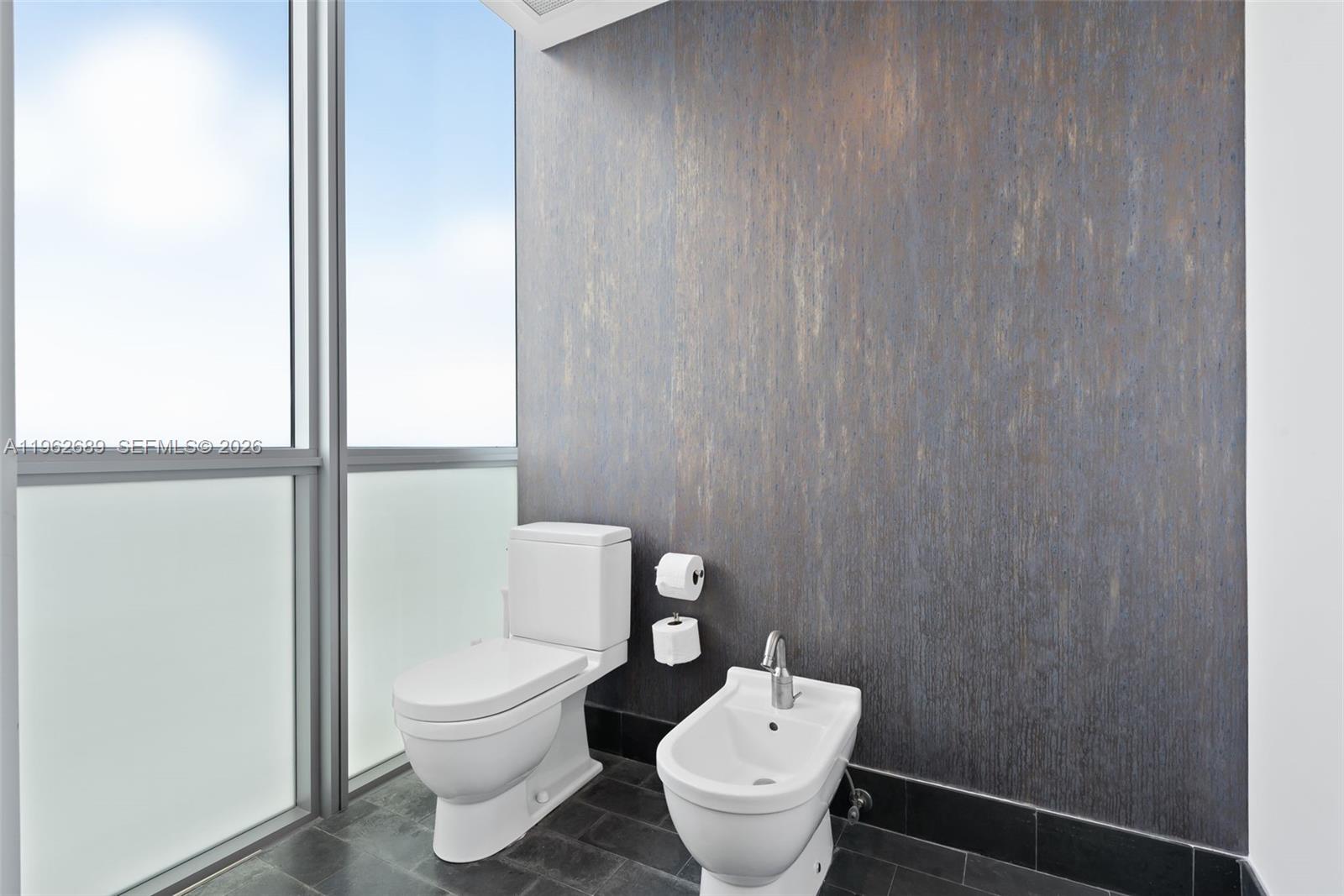 1100 Biscayne Blvd #5706 Miami, FL 33132