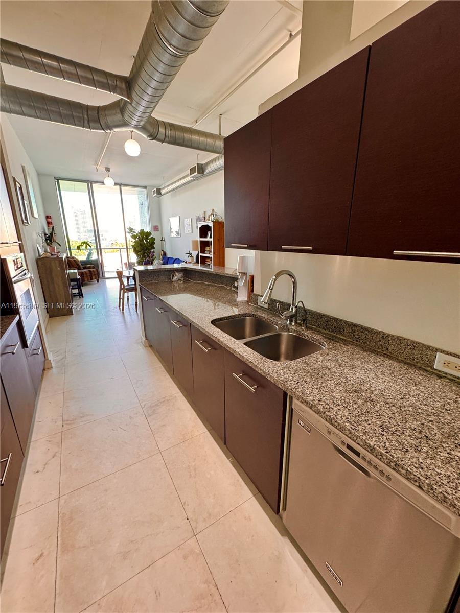 image Uptown Marina Lofts11