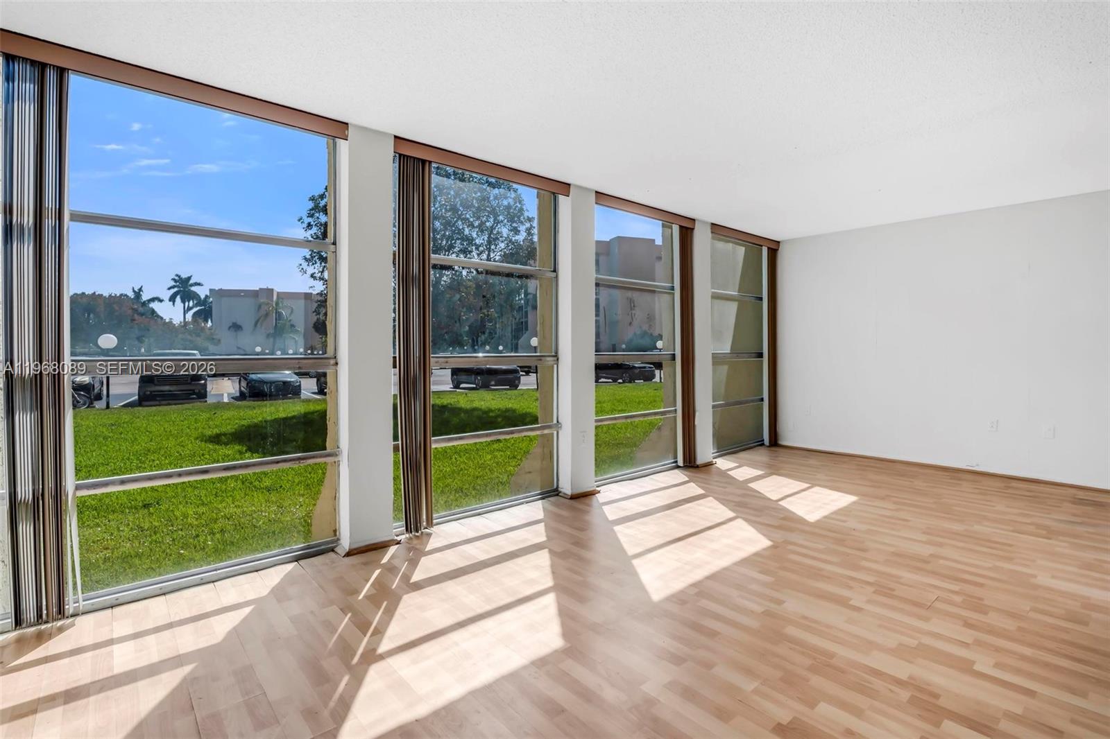 801 Three Iss Blvd #111 Hallandale Beach, FL 33009