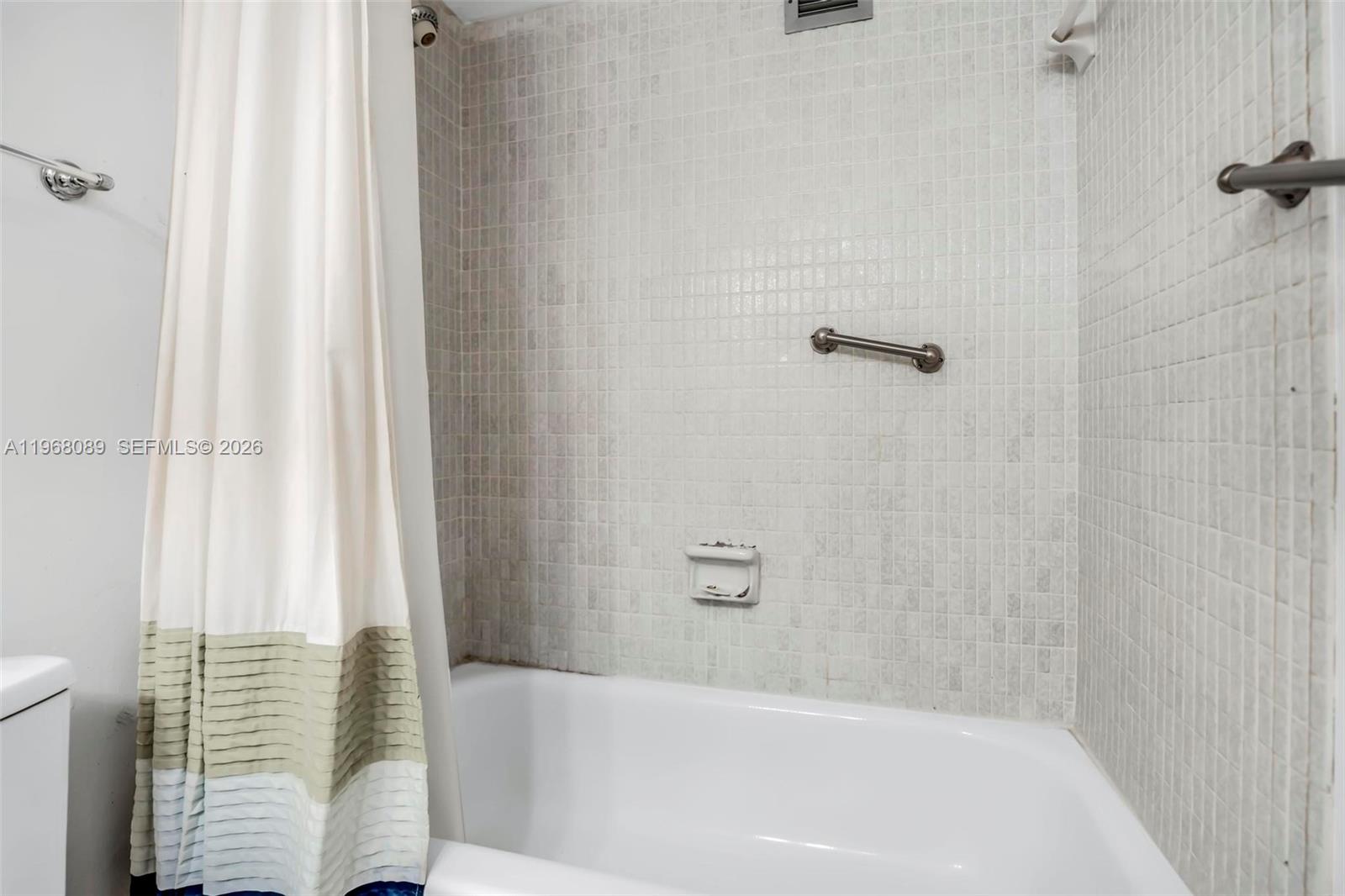 801 Three Iss Blvd #111 Hallandale Beach, FL 33009